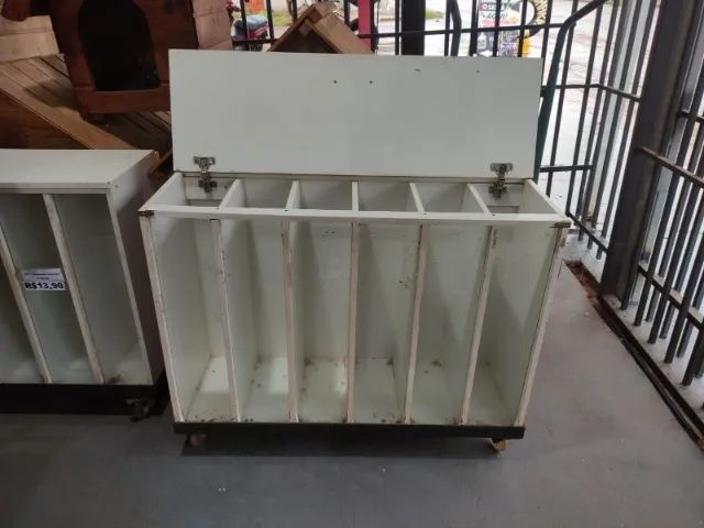 Dispenser para ração usado ( 3 peças) R$ 500,00 - Foto 4