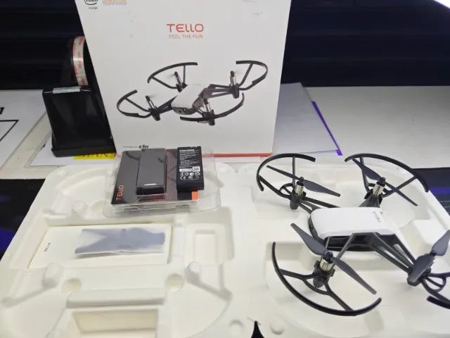 Drone DJI Tello  Boost Combo com câmera  2.4GHz 2 baterias+CAIXA E ACESSORIOS - Foto 3