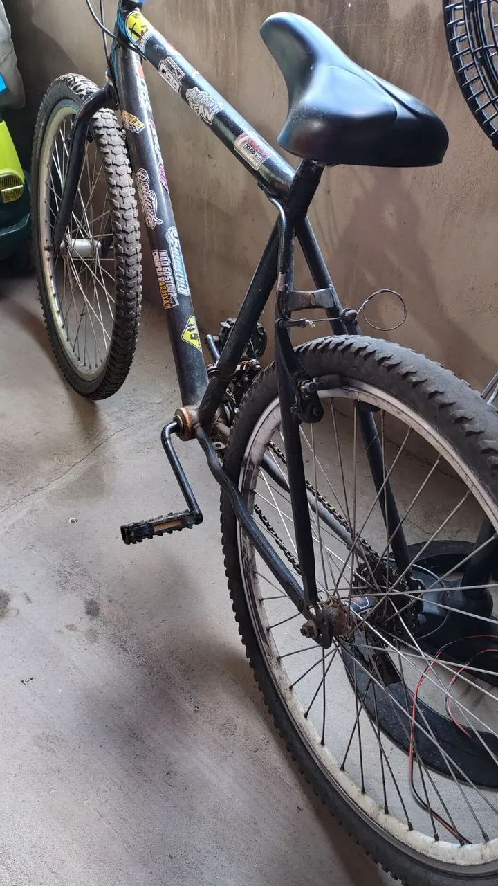Vendo uma bicicleta 
