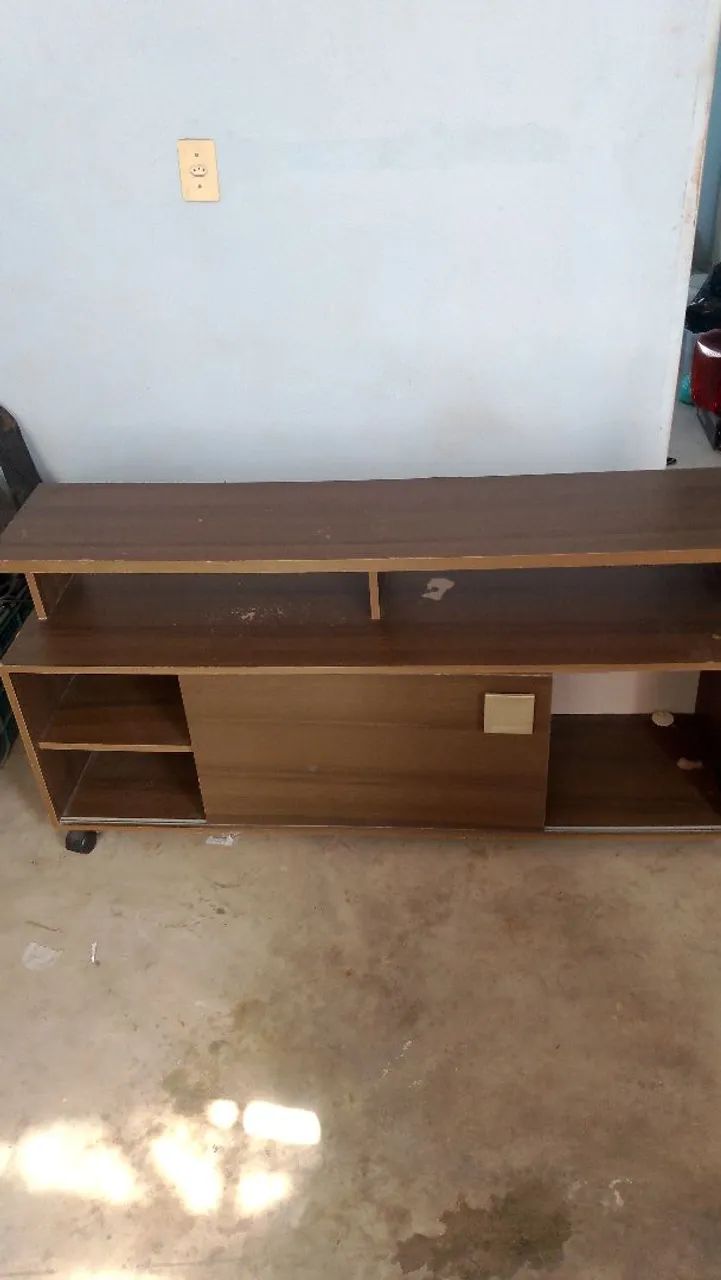 Rack para TV com Rodinhas e Porta de Correr - Ótimo Estado