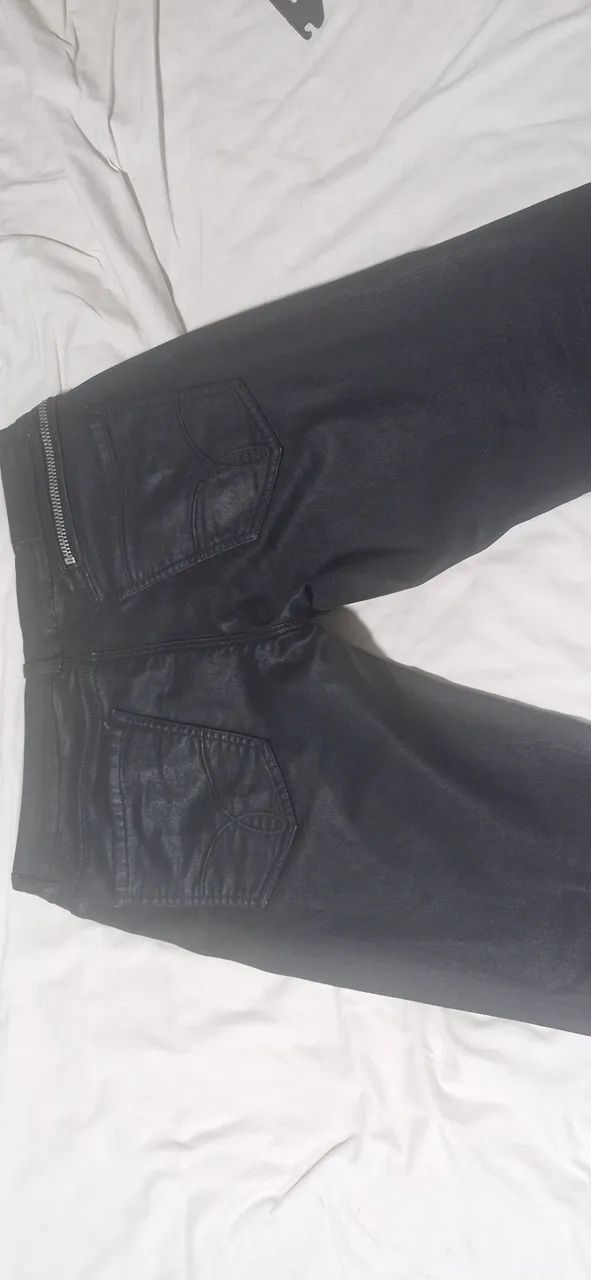 Calça masculina esporte fino (nova) da Calvin Klein, com preço imperdível  - Foto 4
