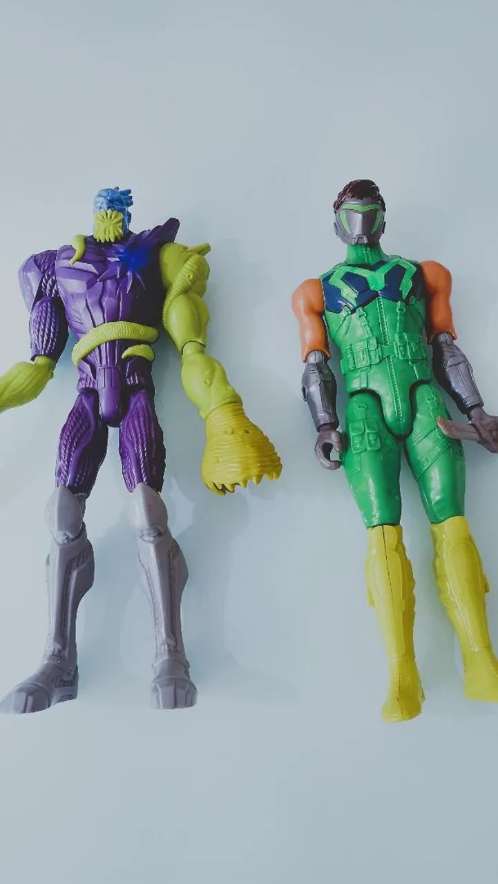 Dupla de vilão e herói Max stil  - Foto 2