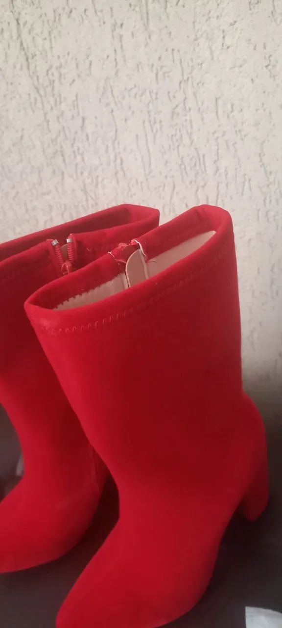 Bota vermelha Shein número 35 - Foto 3