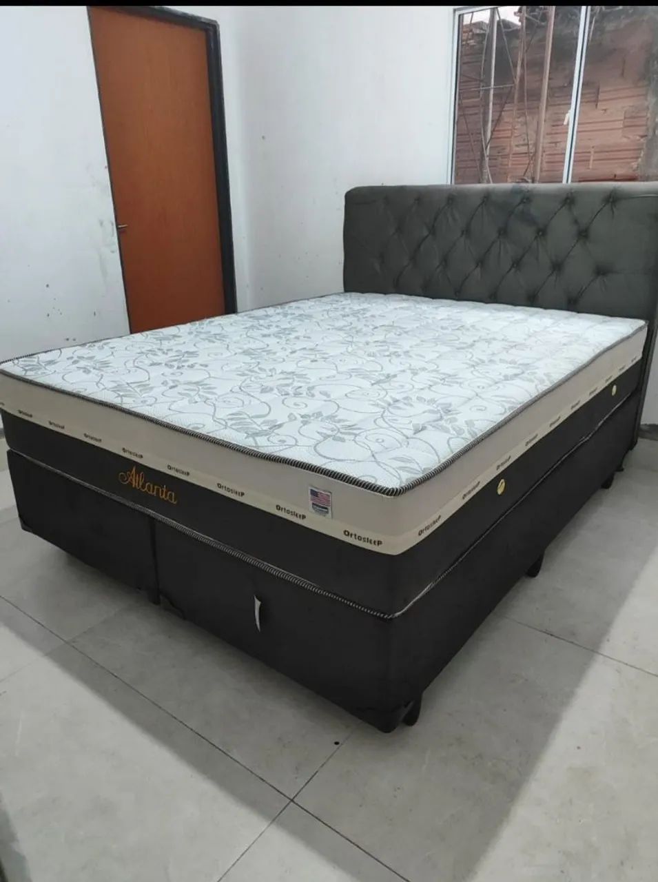 Cama Queem completa com cabeceira