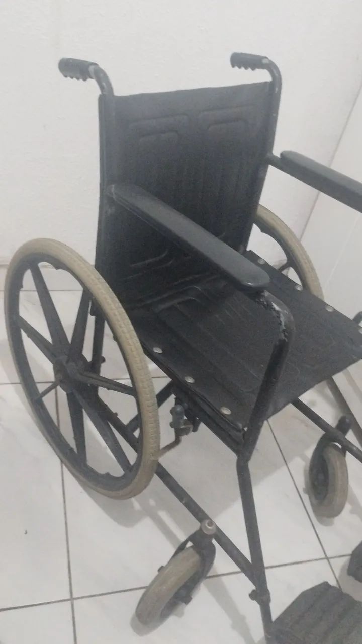 Cadeira de rodas em couro - Foto 3