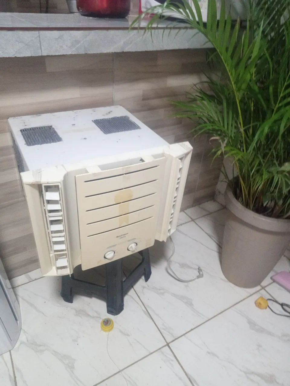 ACJ 7.500 BTUS FUNCIONANDO PERFEITAMENTE BEM  - Foto 2