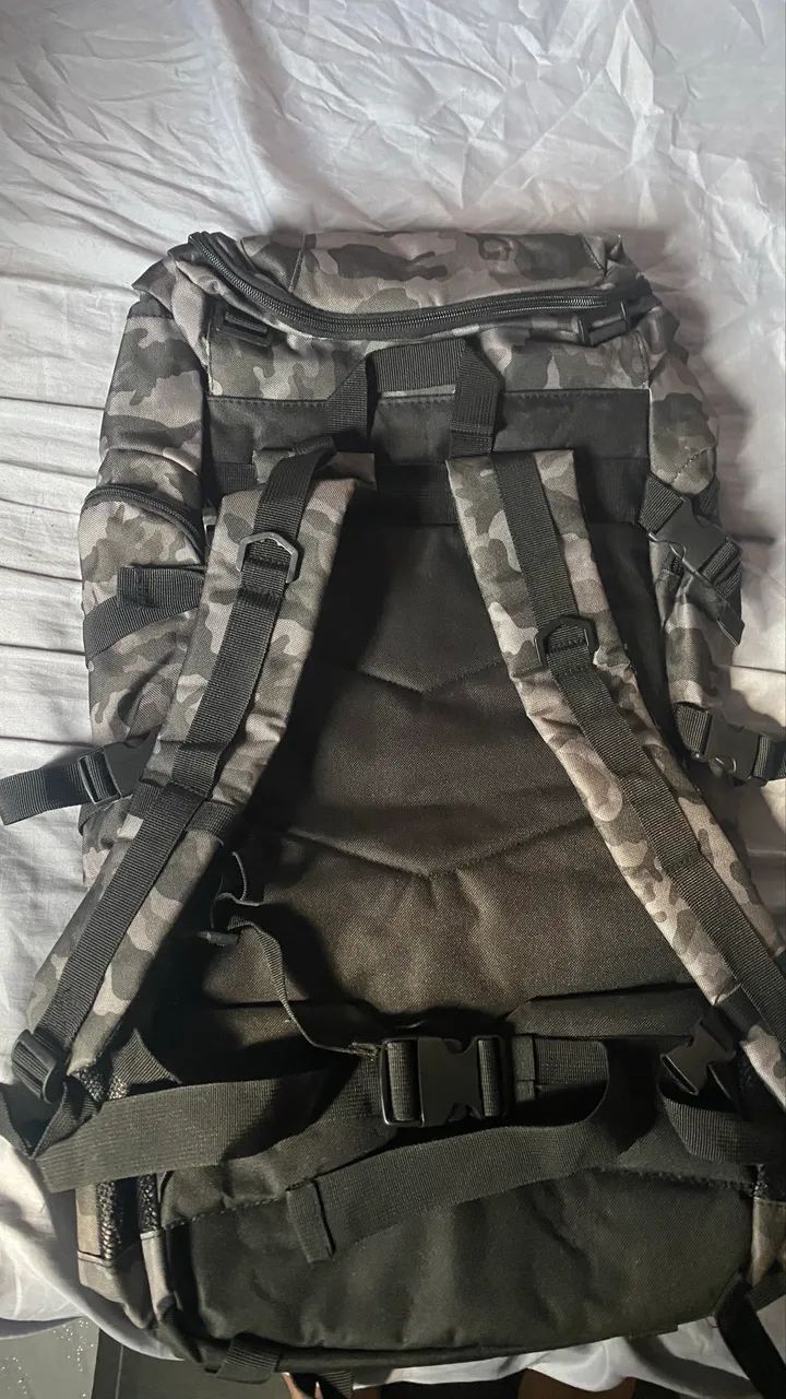 Mochila de trilha e viagem 