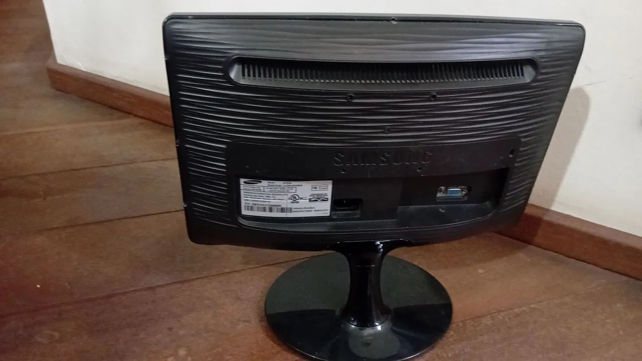Monitor com detalhe - Foto 2