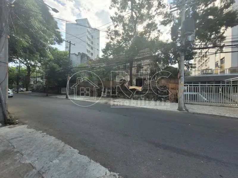 Excelente oportunidade para quem busca amplo espaço e valorização! Imóvel à venda com 483  - Foto 3