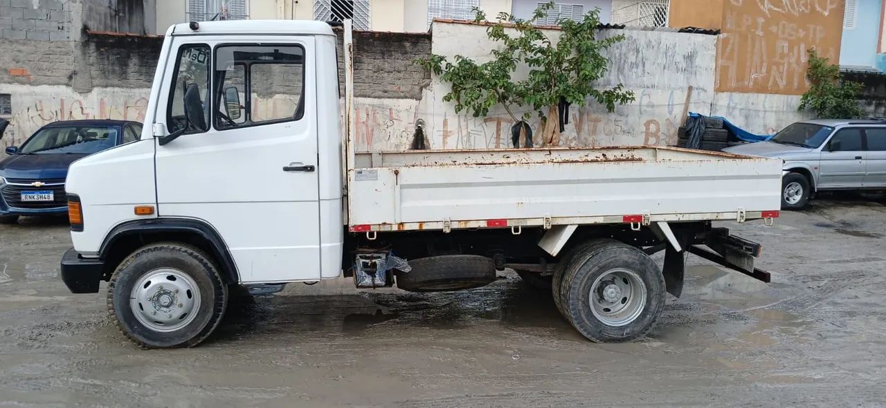 MB 710 carroceria  - Foto 3