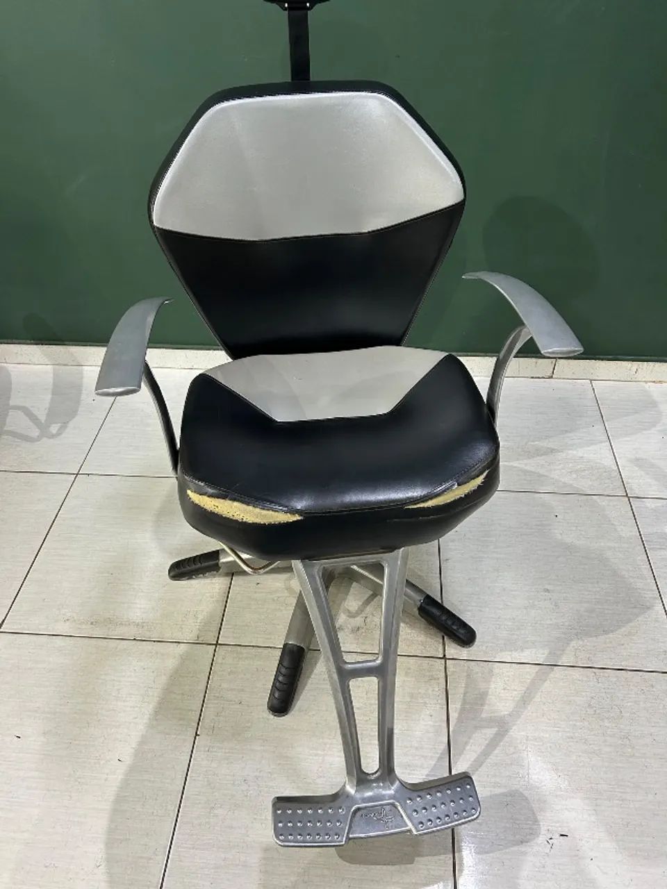 Cadeira de barbeiro Dompel - Foto 4