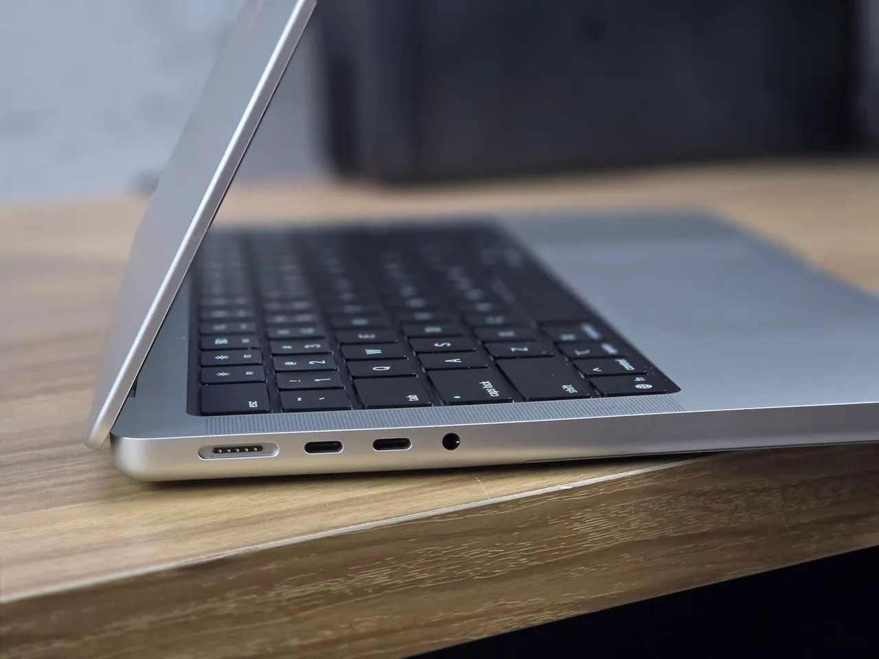 M5 MacBook Pro 14インチ 24GB/1TB Apple MacBook Pro M5 14