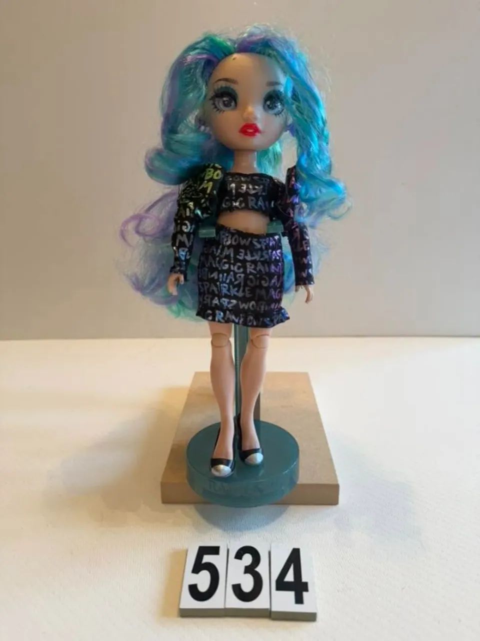 RAINBOW HIGH HOLLY DEVIOUS 
