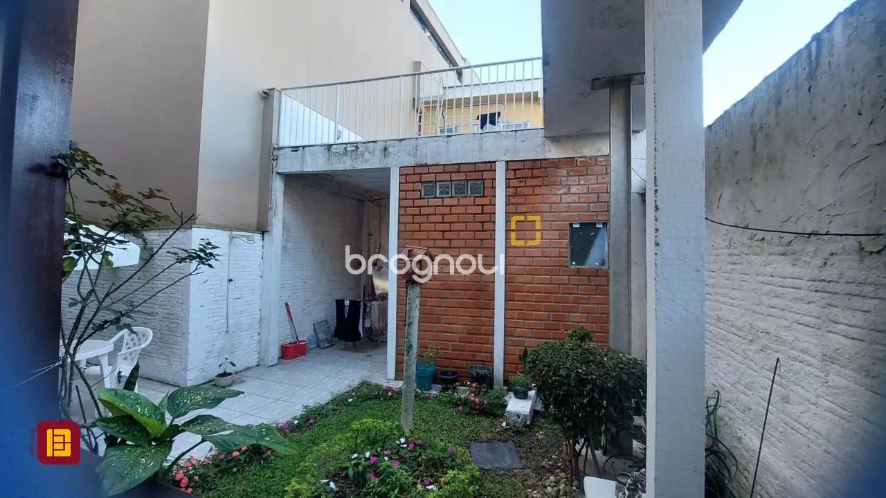 Vende-se uma edificação no centrinho da Lagoa Da Conceição, com 8 quartos - Foto 5