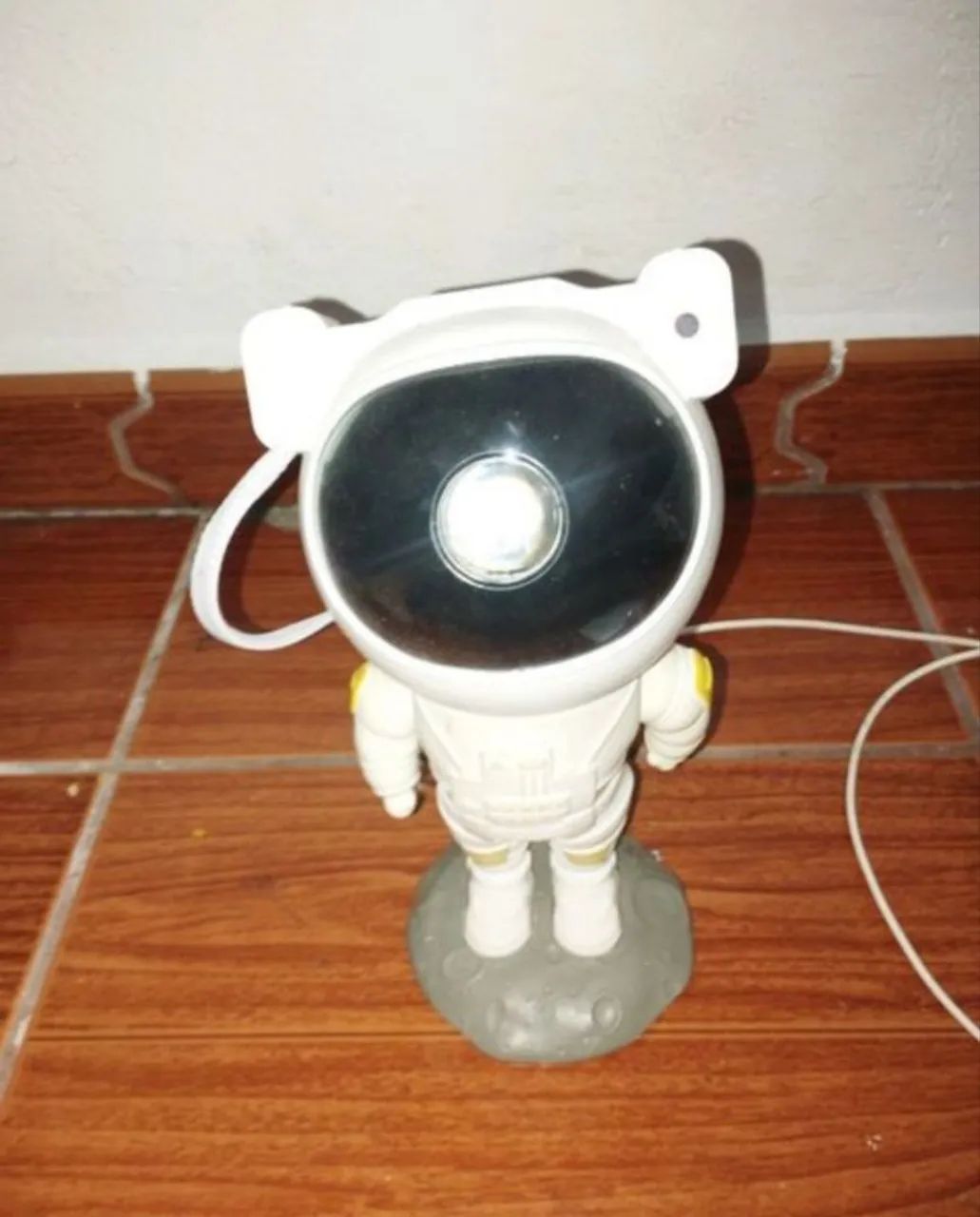 robô astronauta projetor de teto