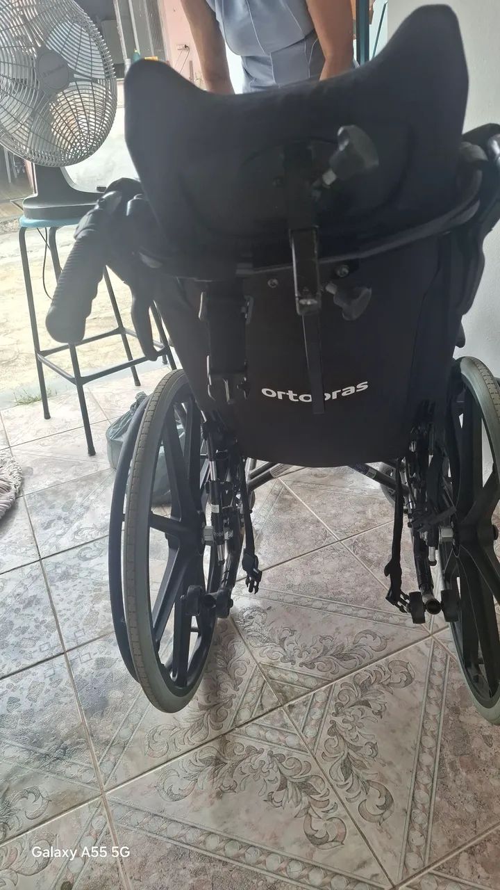 Cadeiras de rodas - Foto 2