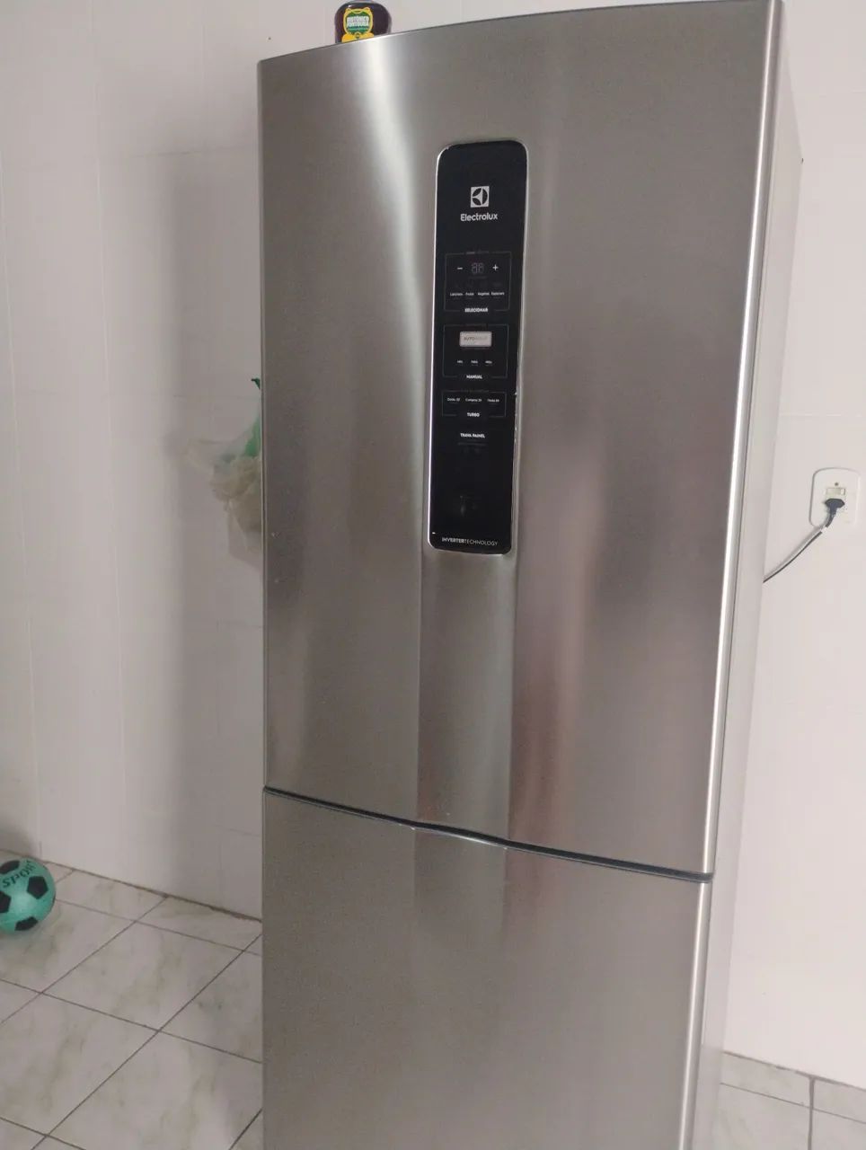 boa tarde estou vendendo uma geladeira Eletrolux e uma TV 55 polegadas Samsung Galaxy  - Foto 4