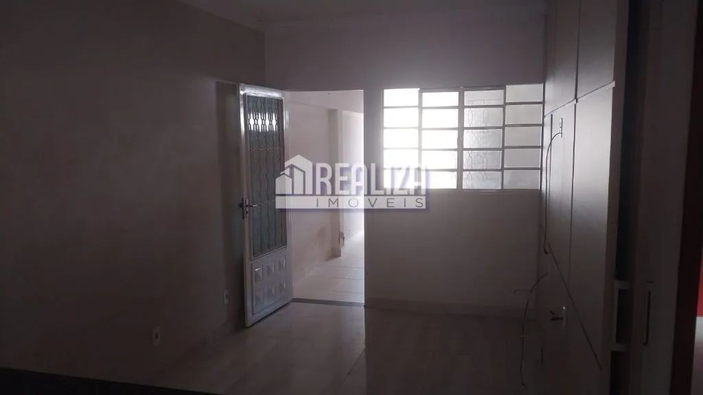 Casa à venda em Uberaba - 2 dormitórios, suíte e espaço gourmet