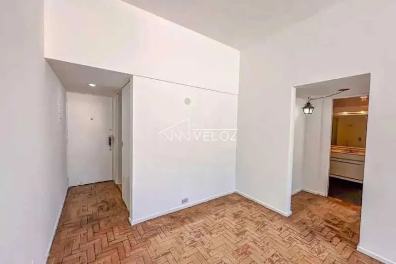 Apartamento : / Residencial / Humaitá