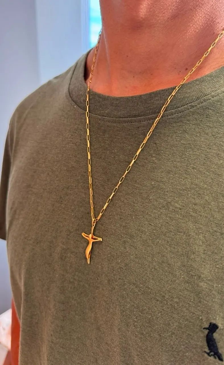 Pingente Crucifixo Maciço ouro 18k - Foto 4