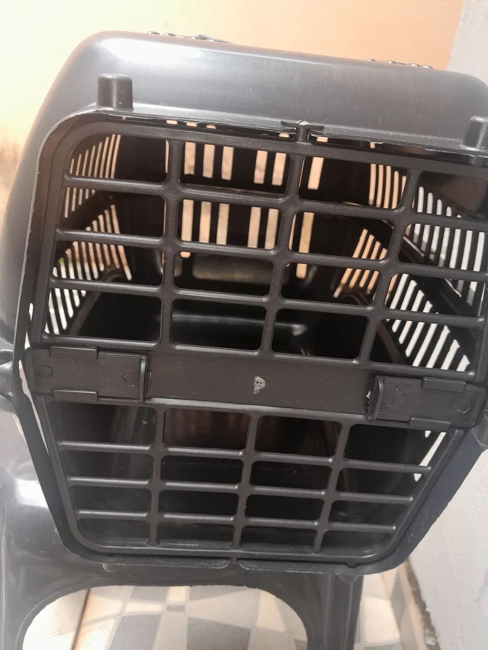 Caixa de trasparente nova,vendo pq ficou pequena para meu pet - Foto 3