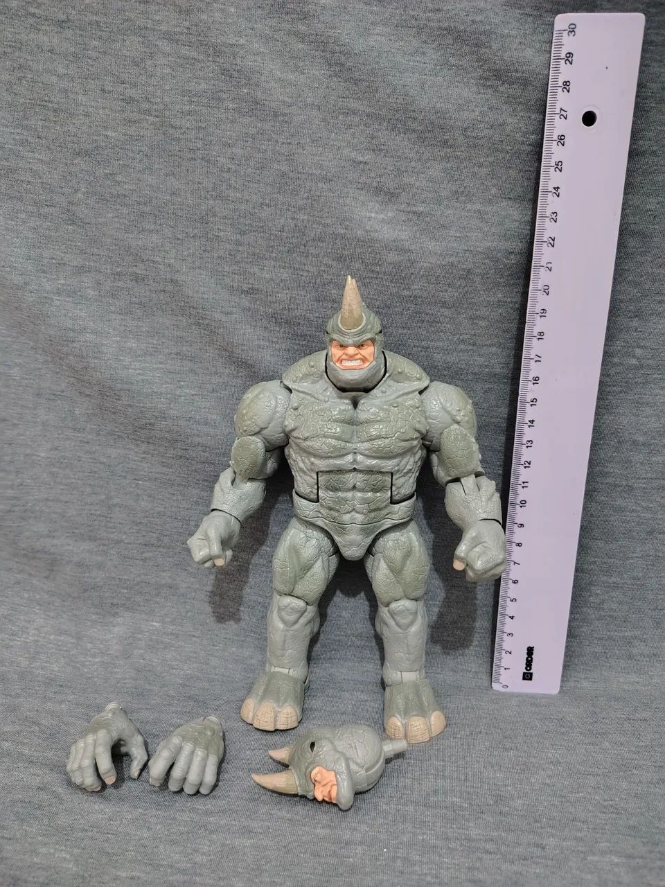 Boneco rino vintage Marvel legends 