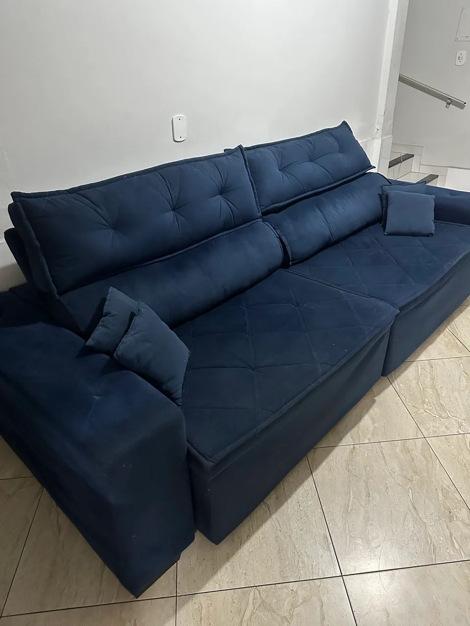 Sofá retrátil grande azul-marinho - 2,80 m, confortável e espaçoso - Foto 5