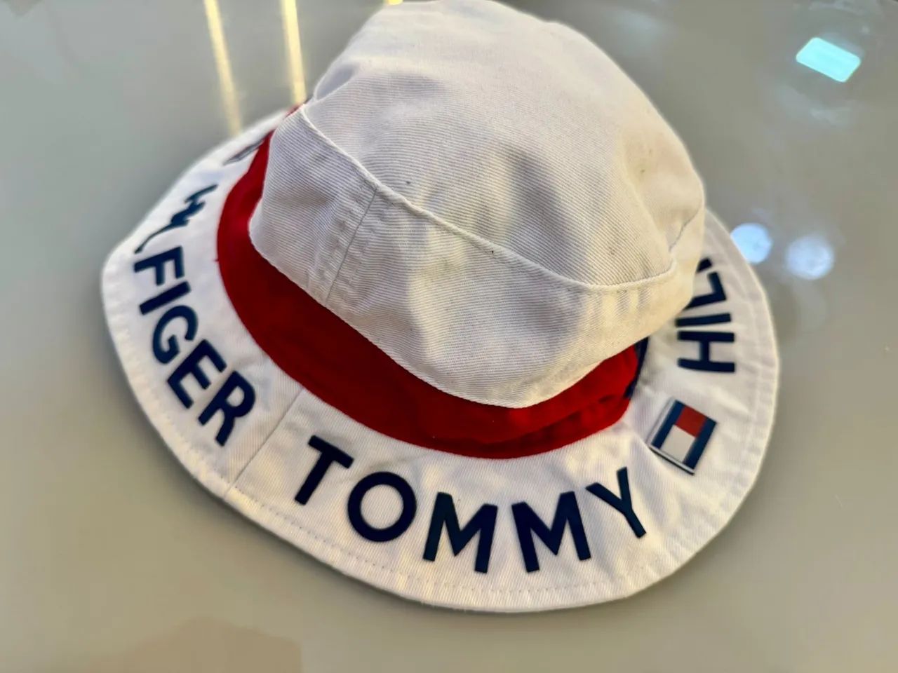Chapéu bucket Tommy Hilfiger reversível  - Foto 2