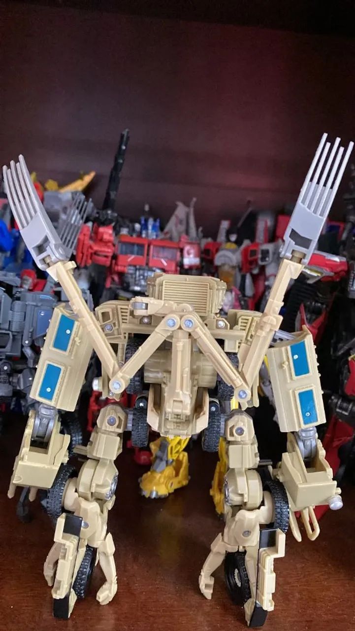 Transformers studio series 33 bonecrusher  - Foto 3