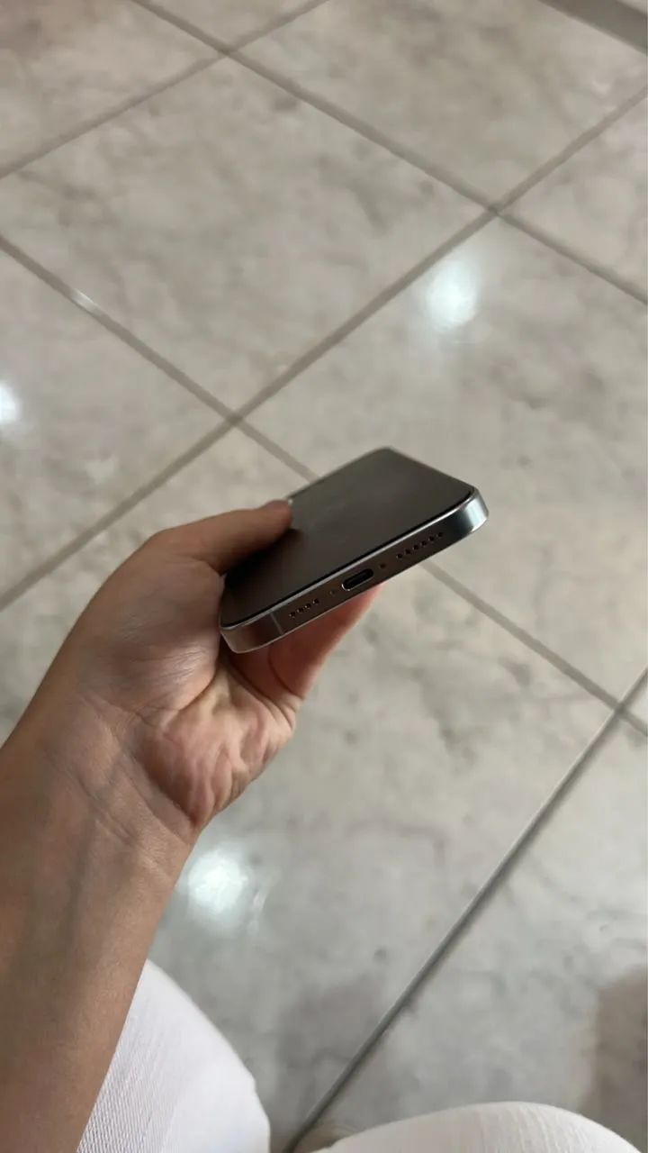 Iphone 16 pro max  - Foto 4