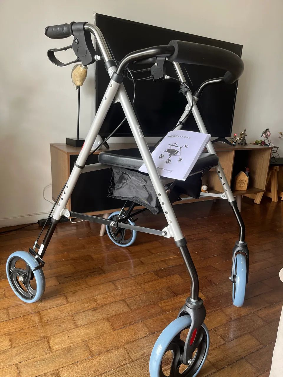 Andador com assento semi novo  - Foto 6