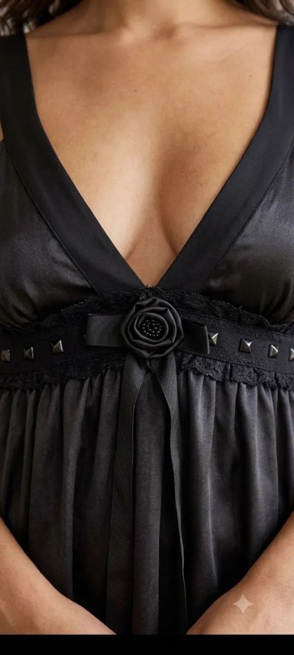 Vestido estilo gótico em cetim - Foto 2
