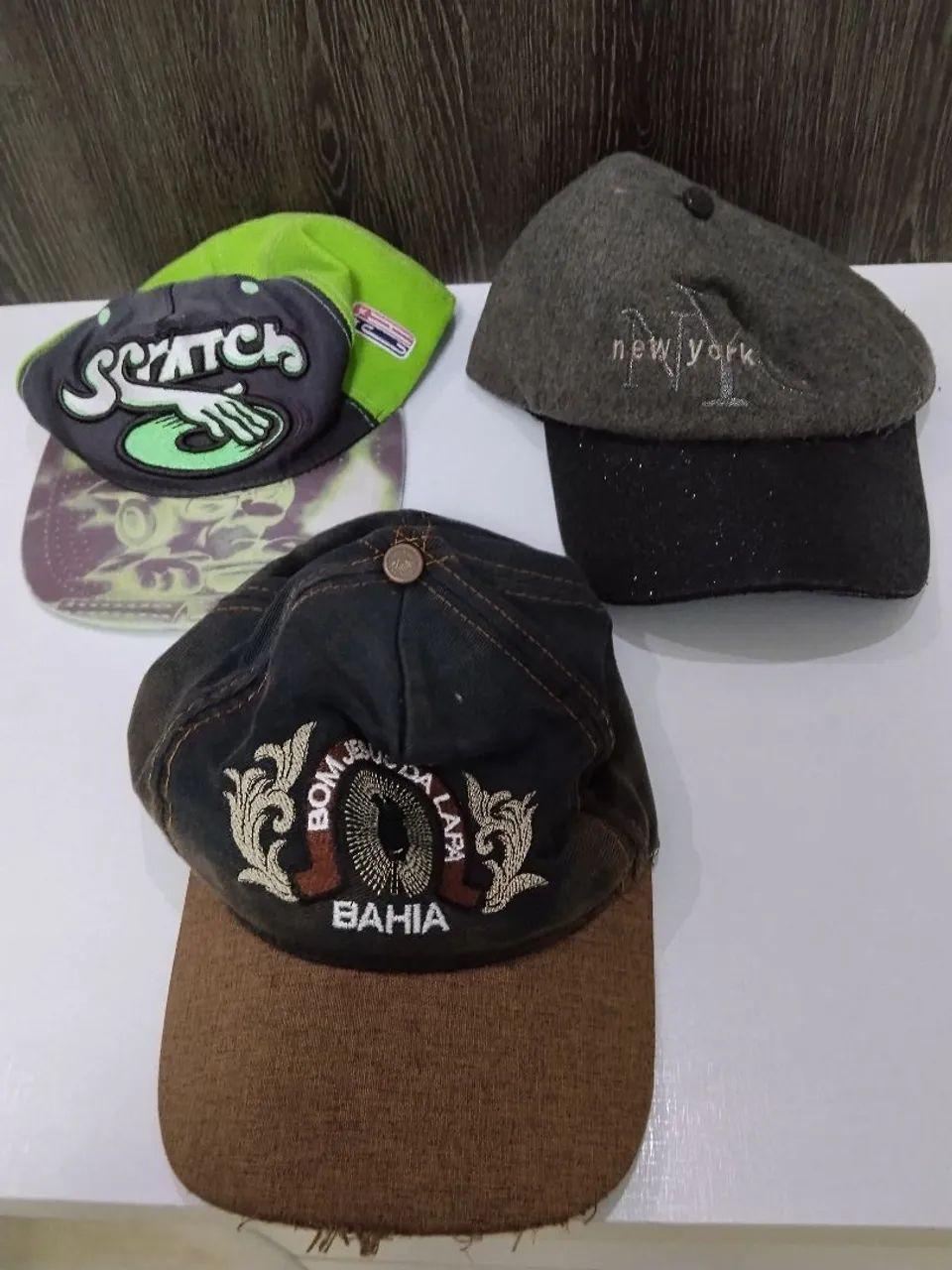 Kit Roupas, Bonés e Tênis Masculino