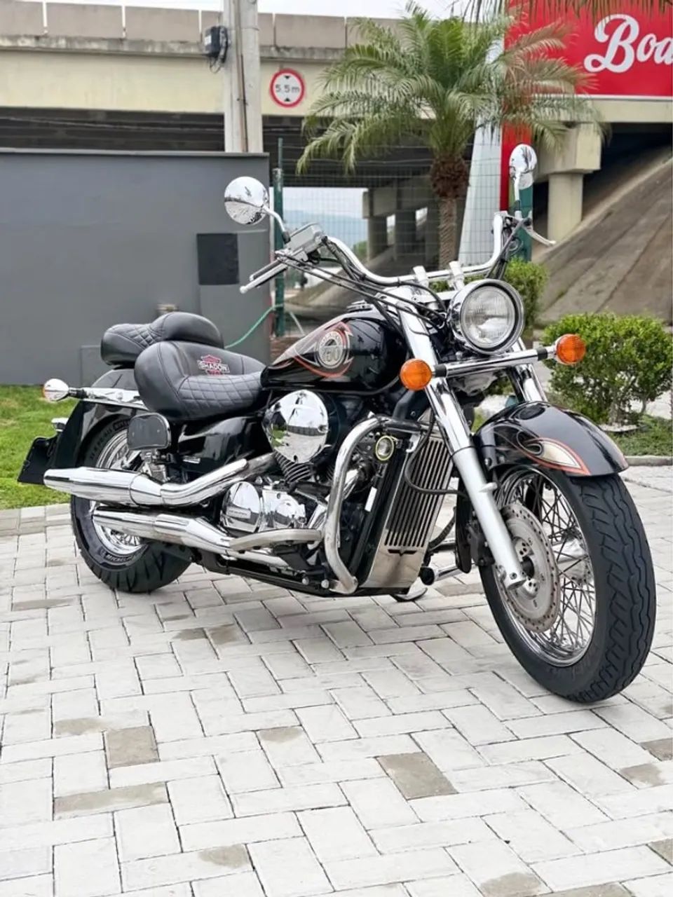  SHADOW 750  IMPECAVEL