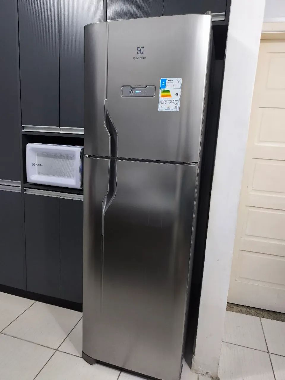 Geladeira Eletrolux 400 Litros DFX44 220 VOLTS - Geladeiras e