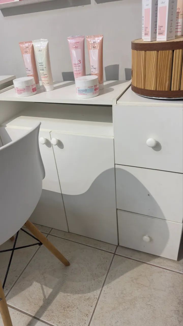 Mesa de manicure ? completa 