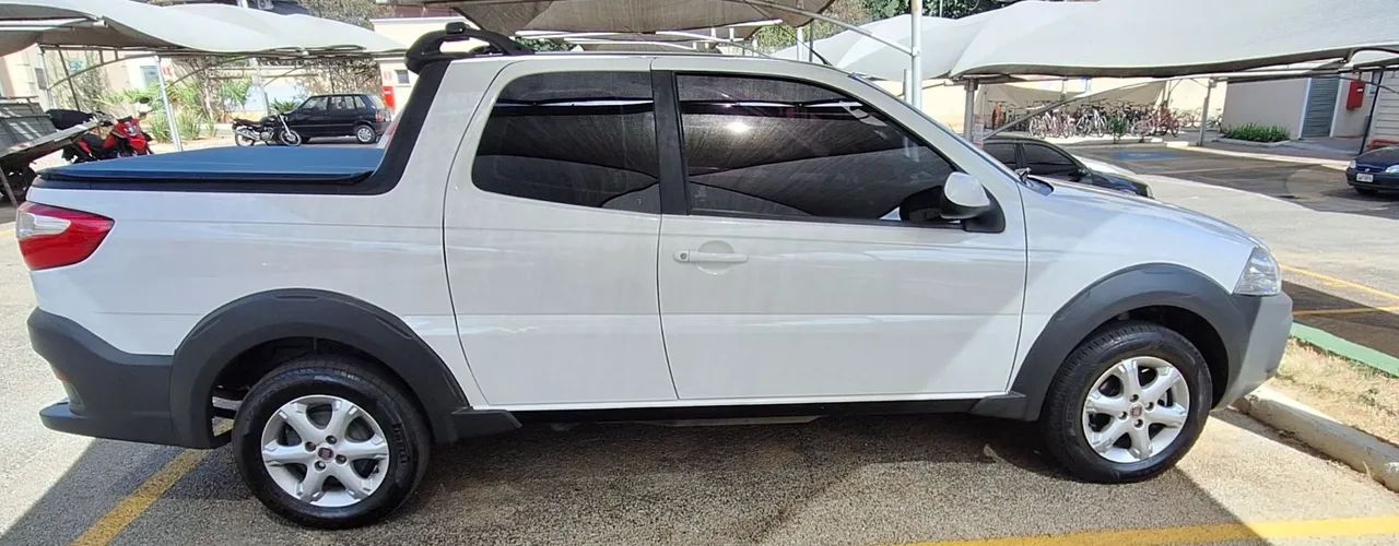 Fiat Strada Freedom 1.4 Flex 8V CD 2020 - Foto 3