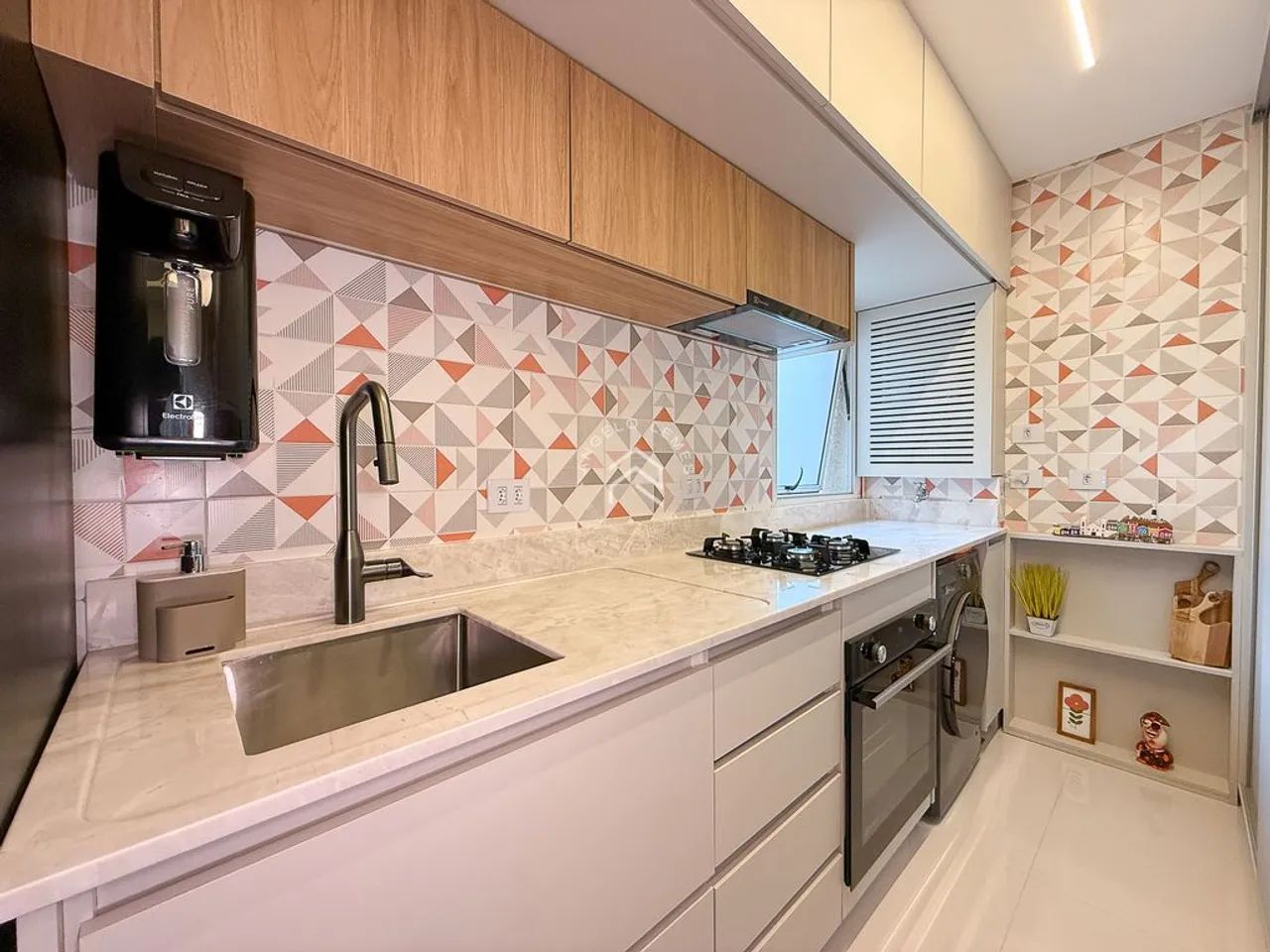 Apartamento Mobiliado com 3 Quartos e 79m² - Capão Raso - Foto 4
