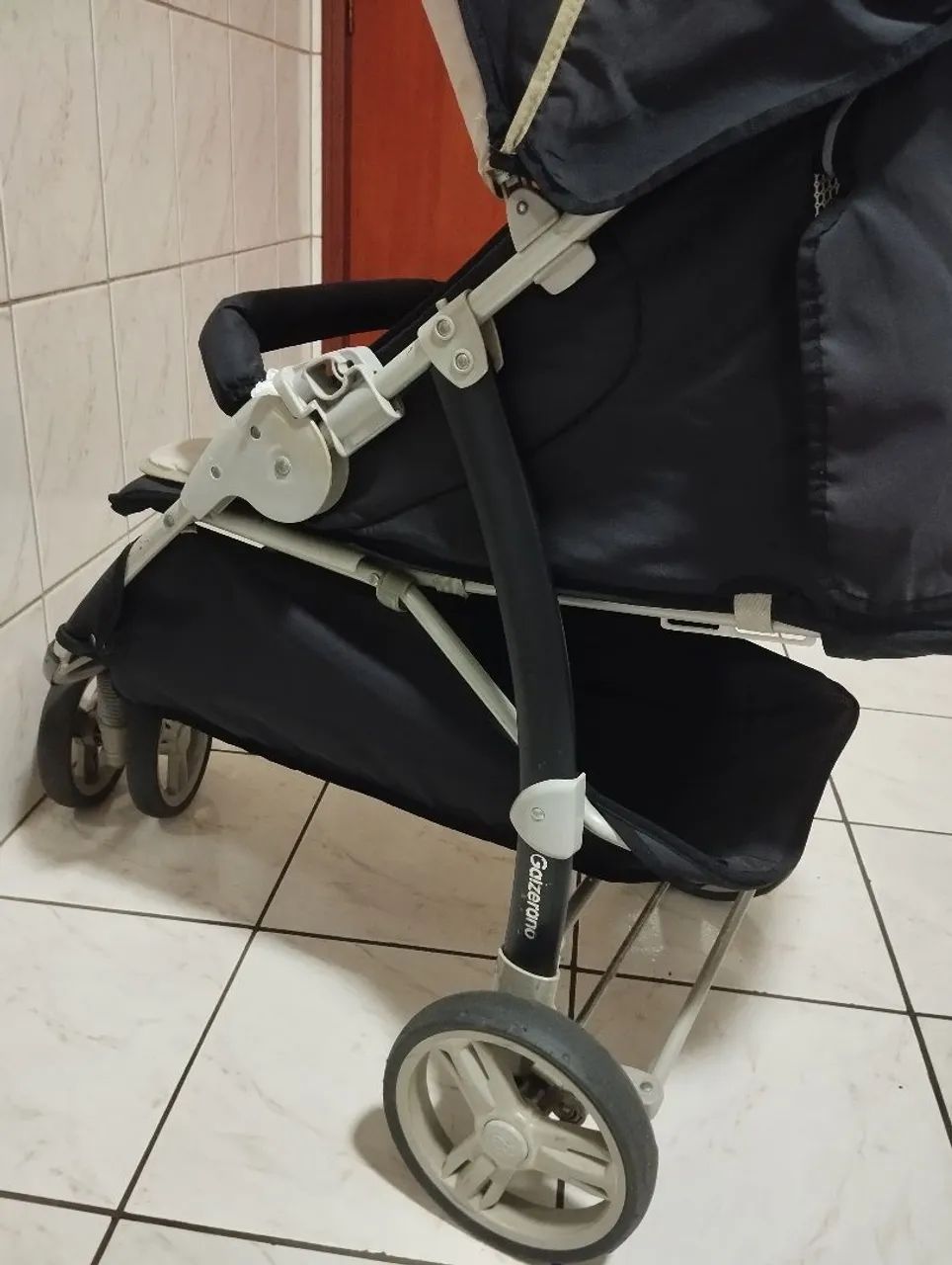 Vendo Carrinho de Bebê Galzerano  - Foto 2