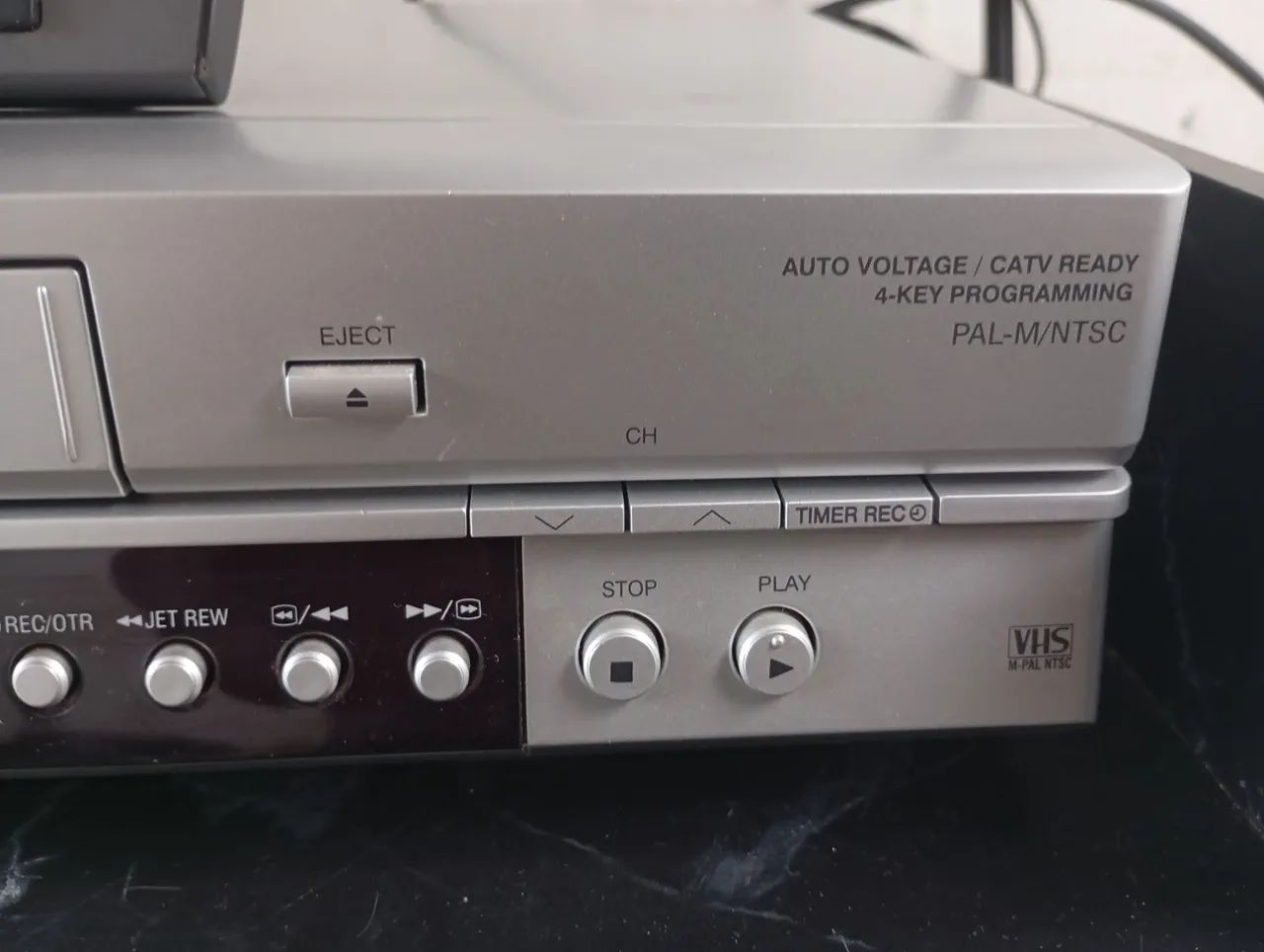 Vídeo cassete estéreo Panasonic com controle - Foto 3