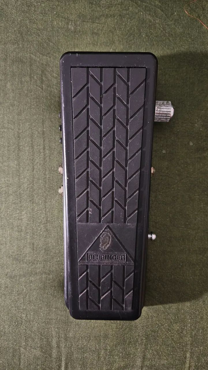 Pedal Behringer Hell Babe Wah