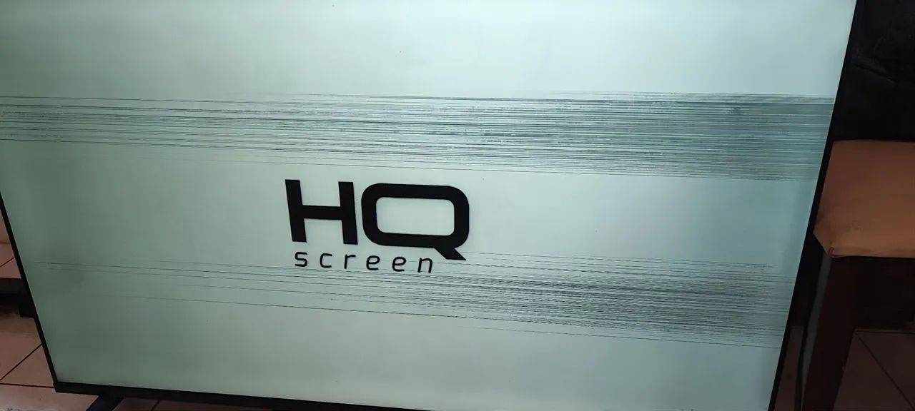 Smart TV HQ 50" (com listras)