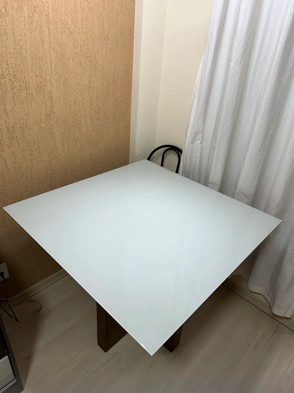 Mesa com tampo de vidro de 4 lugares - Foto 3