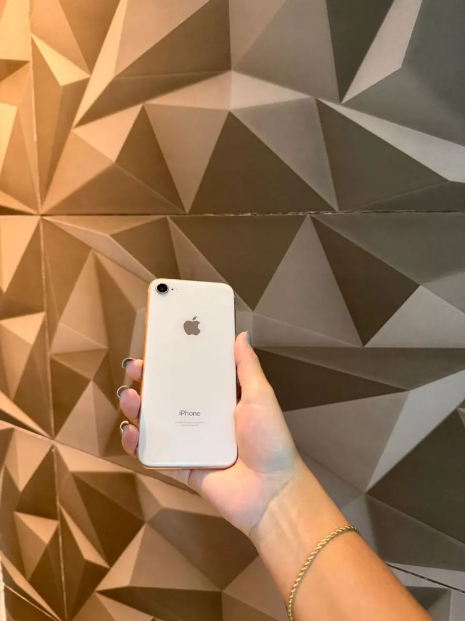iPhone 8 本体 64G iPhone 8 64 GB cinza-espacial - Excelente (Recondicionado