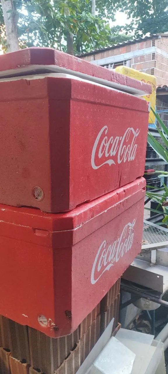 Caixa térmica isopor 170 litro + 2 da coca 100 litros novos - Foto 4