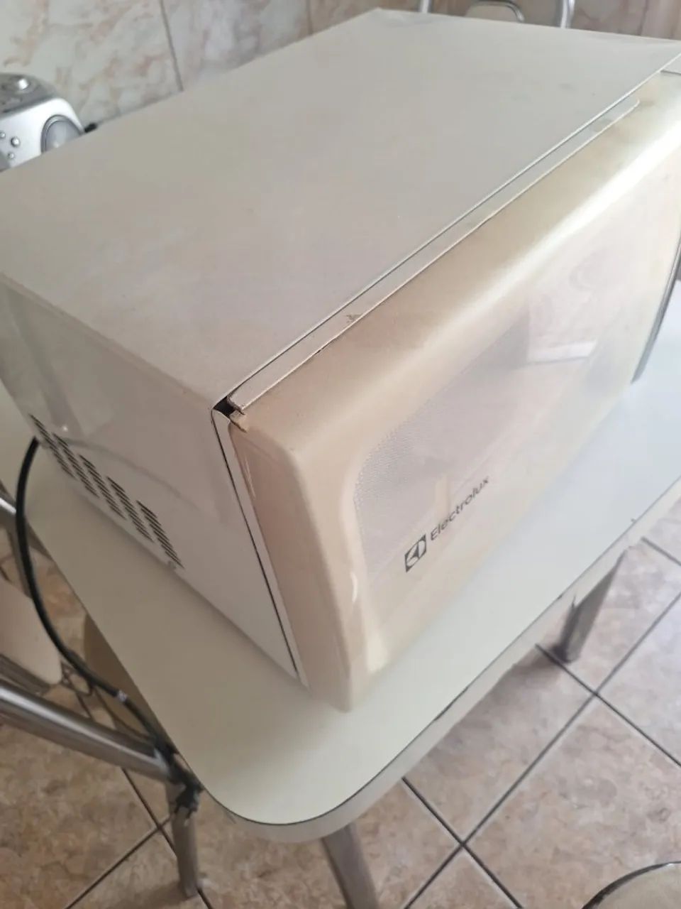 MICROONDAS ELECTROLUX - 34 LT - 110V