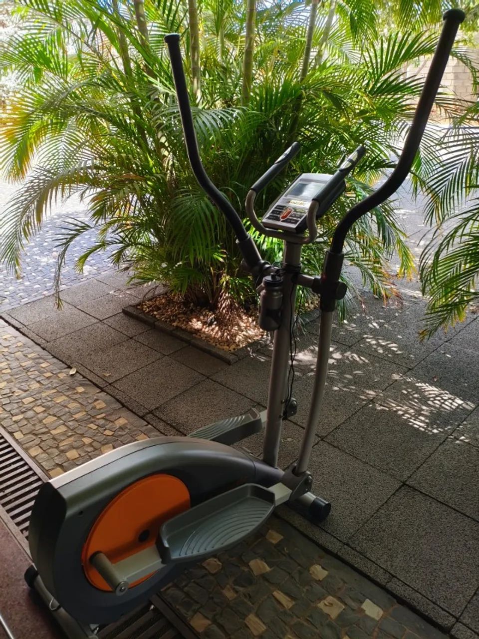 Eliptico Athletic Advanced 460EP - Raramente usado - Foto 4