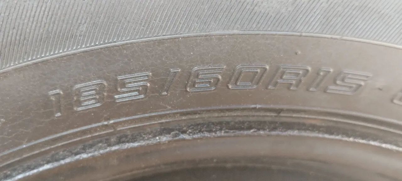 Vendo uma roda com pneu 15 valor r$ 200 - Foto 2
