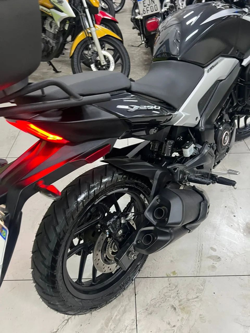 BAJAJ DOMINAR 250 - Foto 3