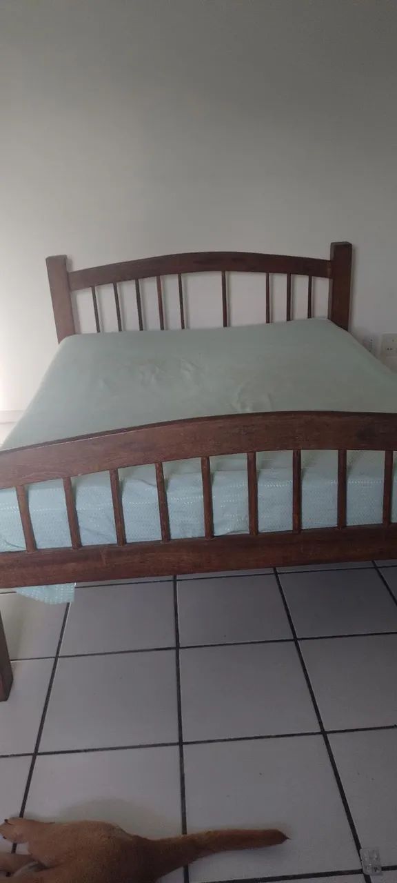 Vendo cama de casal com colchão  - Foto 3